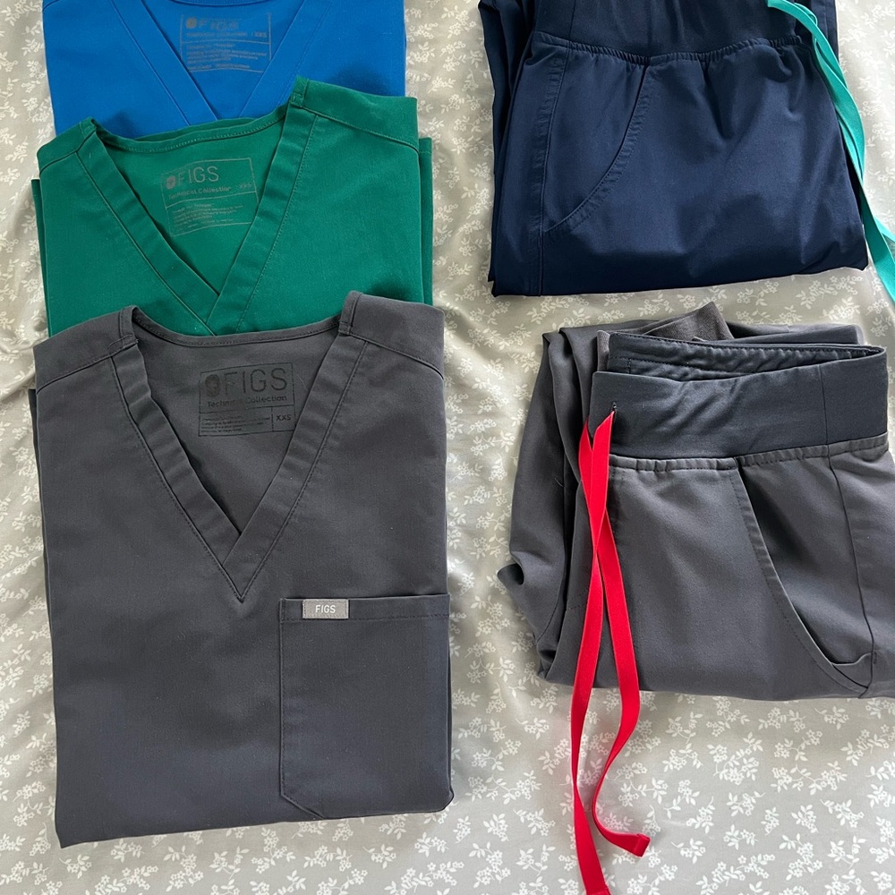 FIGS Scrub Set | Charcoal, Navy, Hunter Green, Royal Blue